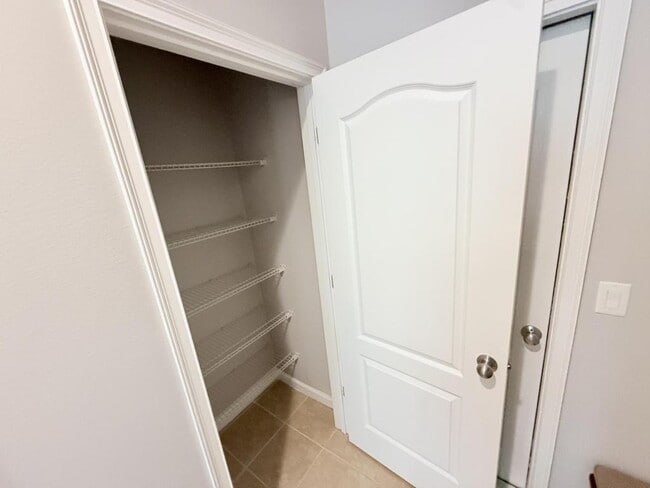 Building Photo - 1888 Compass Flower Way