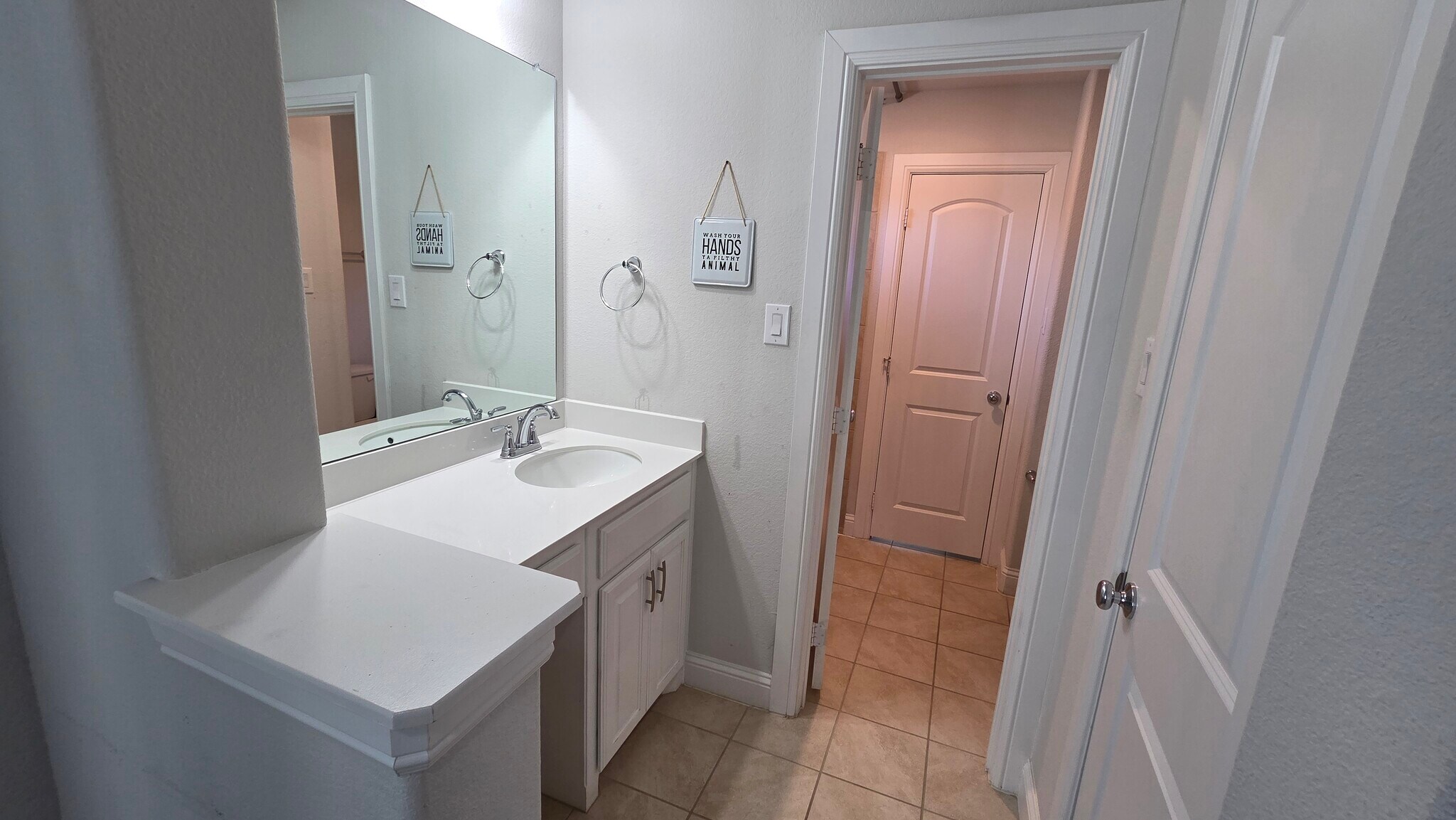 Building Photo - 1112 Maverick Dr