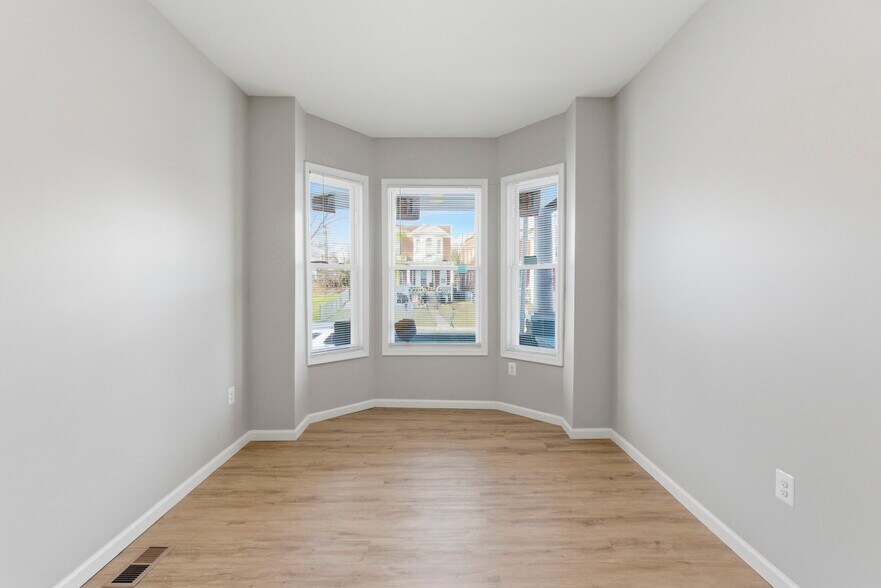 Building Photo - 1109 Poplar Grove St