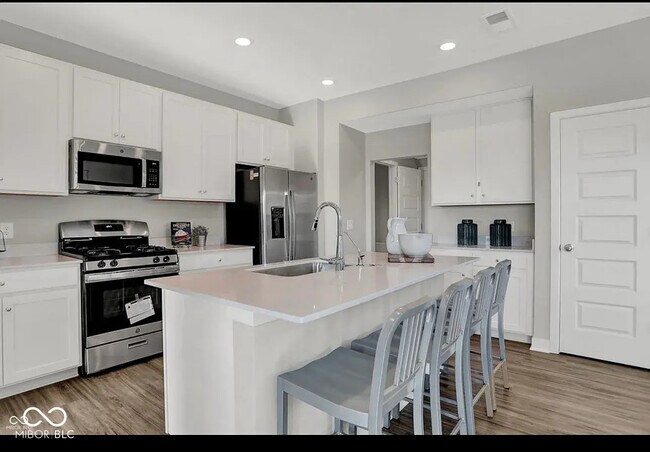 Building Photo - 15243 Farrington Rd