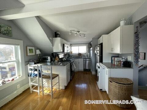 Building Photo - 287 Beacon St