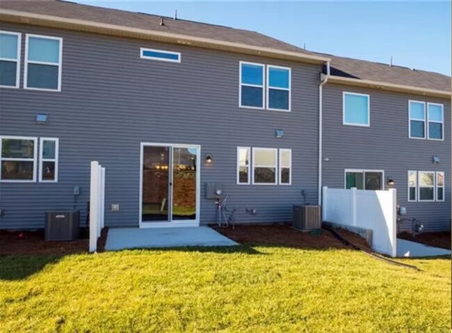 Building Photo - 5848 Clan MacLaine Dr