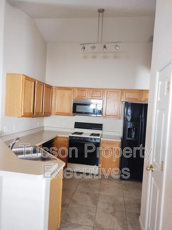 Building Photo - 13256 N Hammerstone Ln