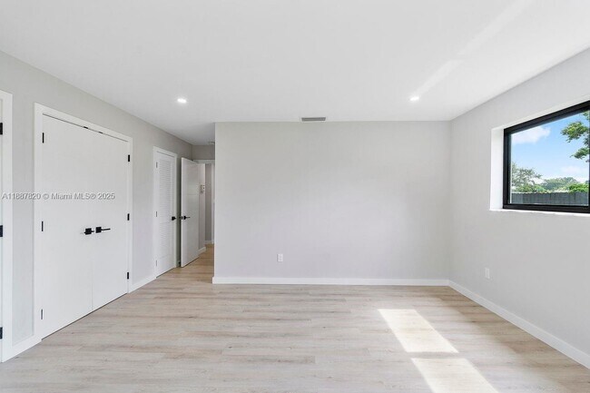 Building Photo - 10460 SW 93rd St