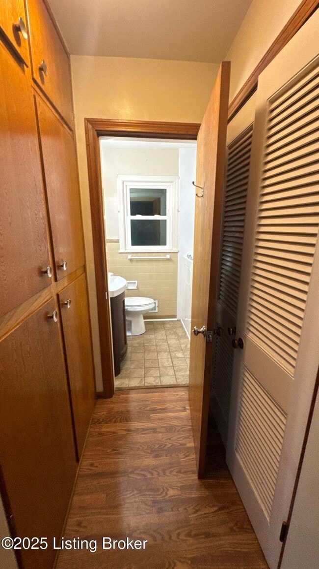 Building Photo - 6001 Applegate Ln