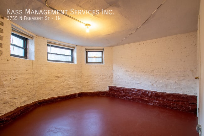 Building Photo - 3755 N Fremont St