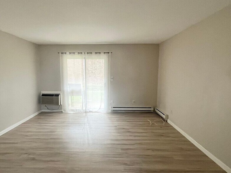 Building Photo - 321 -323 Shore Dr