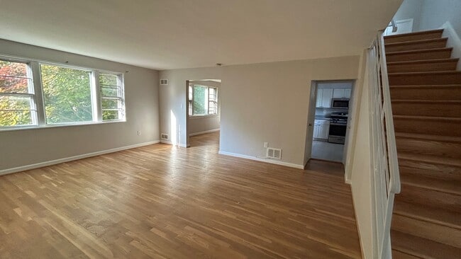 Building Photo - 5319 Pooks Hill Rd