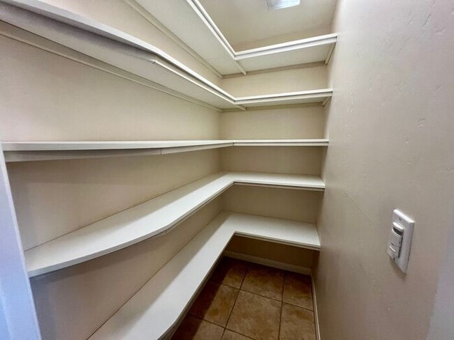 Building Photo - Beautiful 4-Bedroom Home with Modern Upgrades – Spacious 2,820 Sq Ft