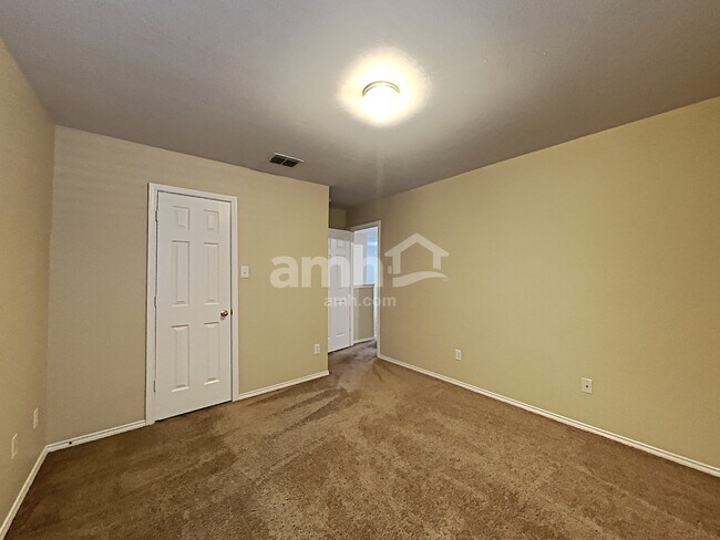 Building Photo - 26814 Sparrow Rdg