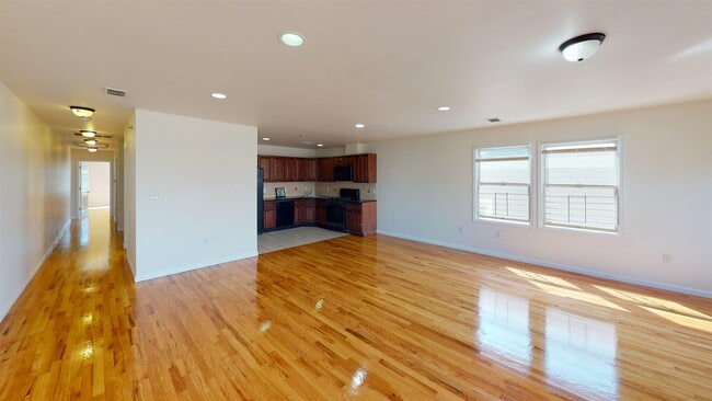 Building Photo - 57 Washburn St