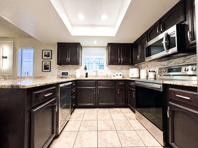 Building Photo - "Well Maintained 3 Bedroom, 2 Bathroom Pool Home in Yuma Corona!"