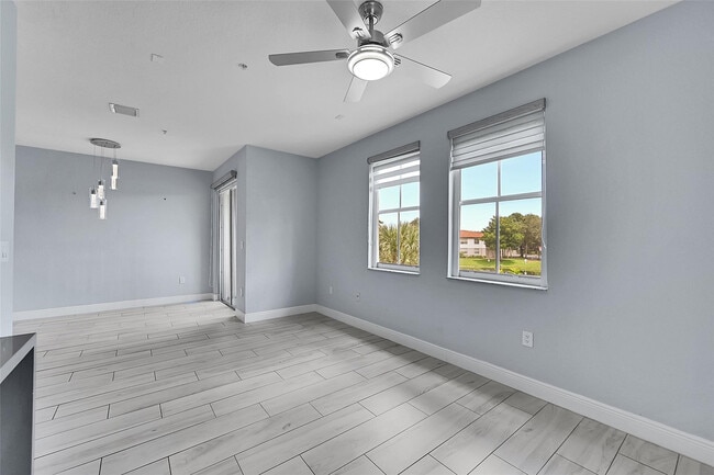 Building Photo - 150 Jacaranda Country Club Dr