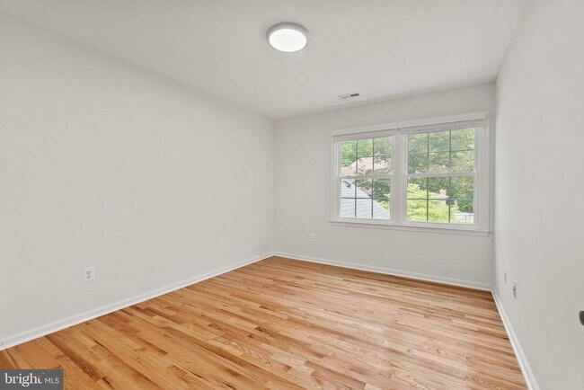 Building Photo - 6609 Heidi Ct