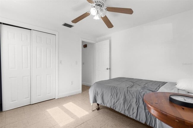 Building Photo - 5330 Poinsettia Dr