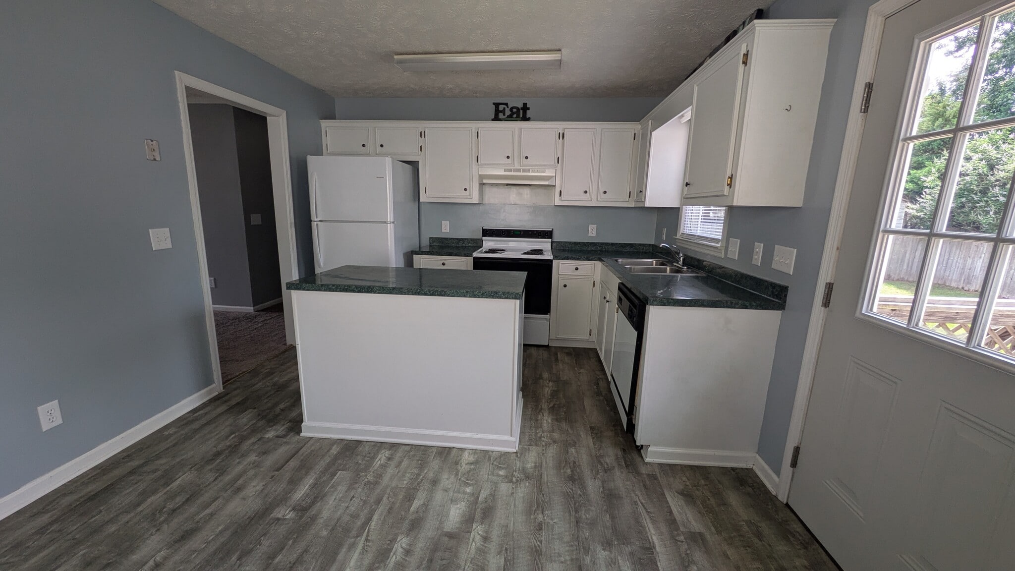 Building Photo - 629 Red Tip Cir