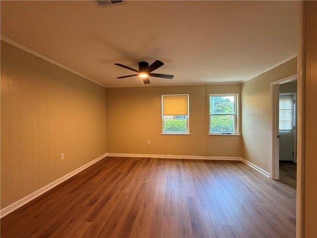 Building Photo - 1326 Doyle Ave