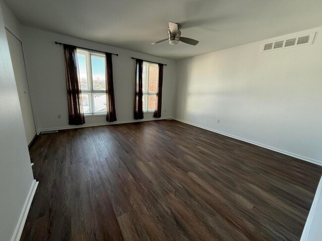 Building Photo - 1082 Greenhills Dr