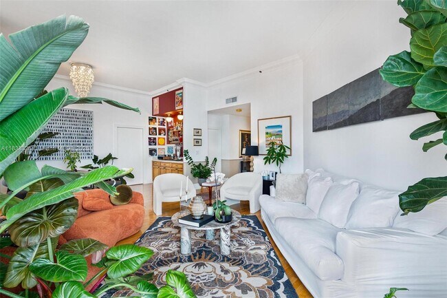 Building Photo - 1581 Brickell Ave