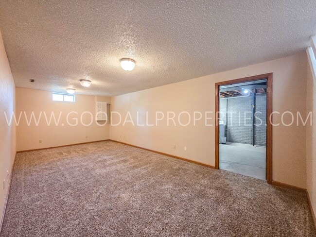 Building Photo - 1104 Prairie View Dr