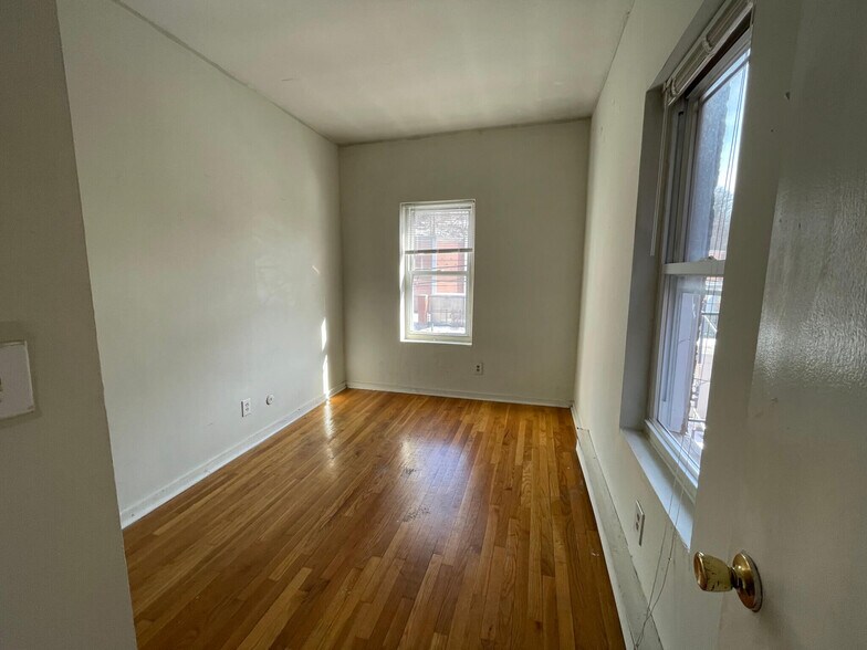 Building Photo - 880 Huntington Ave