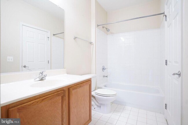 Building Photo - 1311 Karen Blvd