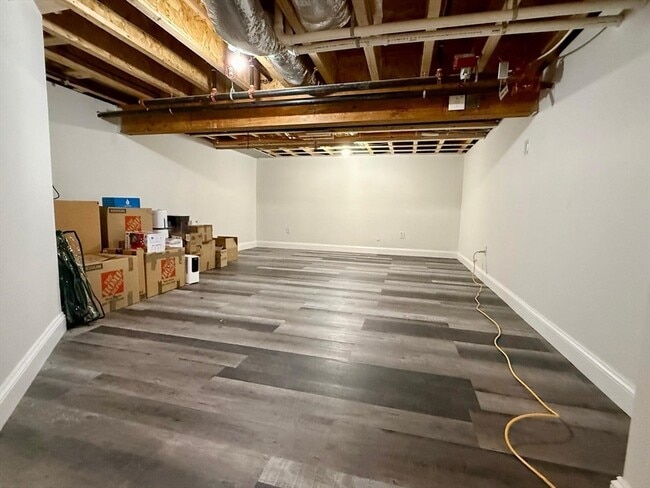 Building Photo - 7 Lily Pond Ln