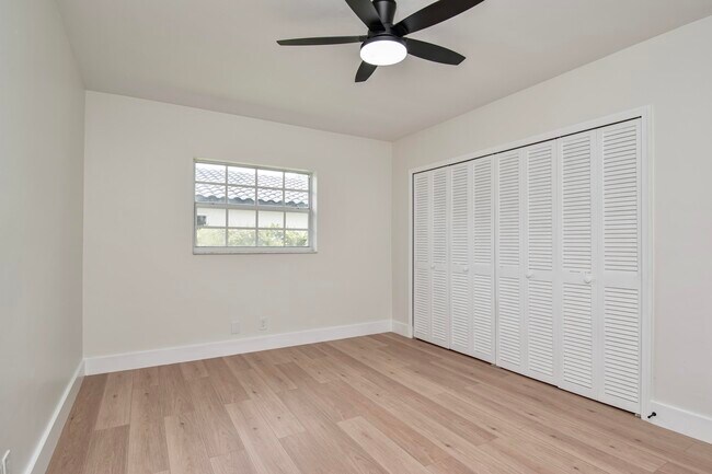 Building Photo - 6749 S Grande Dr