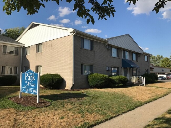 Building Photo - 10000 W Nine Mile Rd