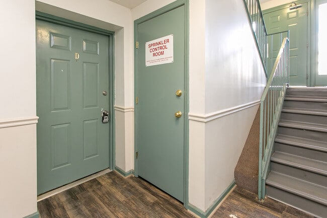 Building Photo - Renovated condo in Colville Ii!