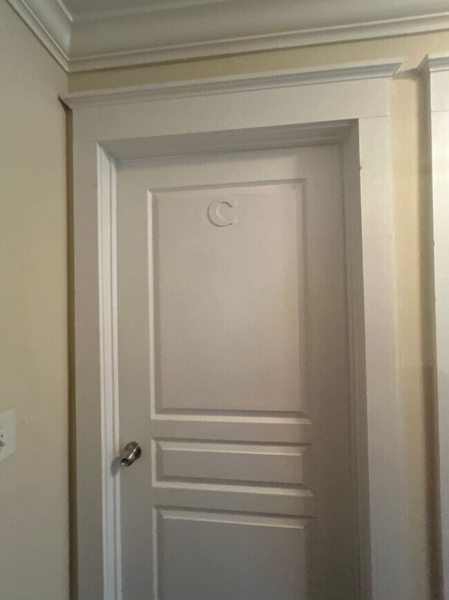 Building Photo - 02-101 Bosilca