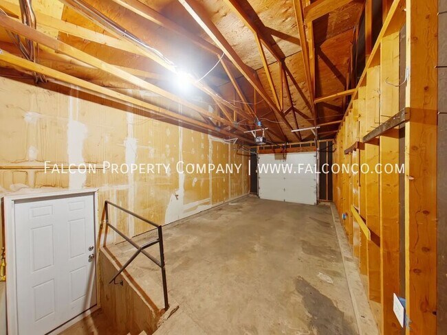 Building Photo - 1339 Hathaway Dr
