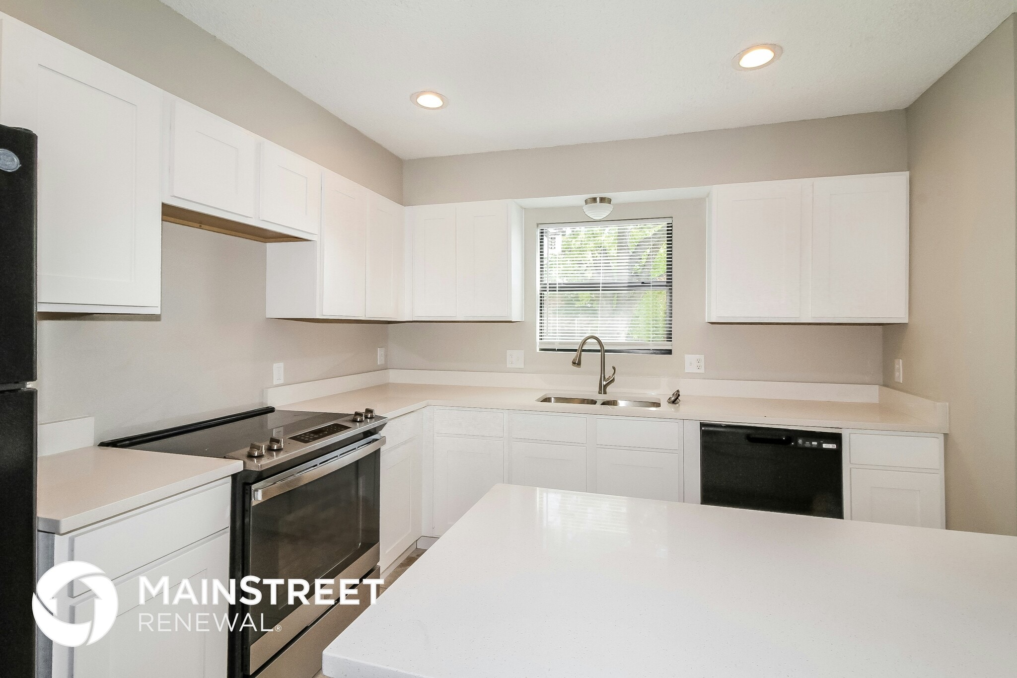 Building Photo - 705 Waterview Rd