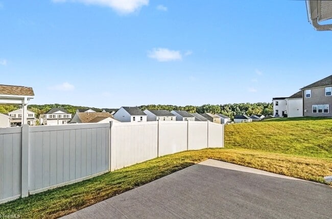 Building Photo - Stunning Brand New Construction in Winston Salem!
