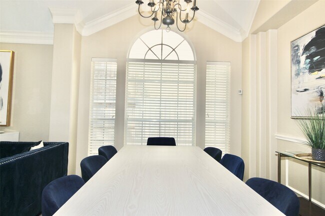 Building Photo - 1107 Woodley Bend