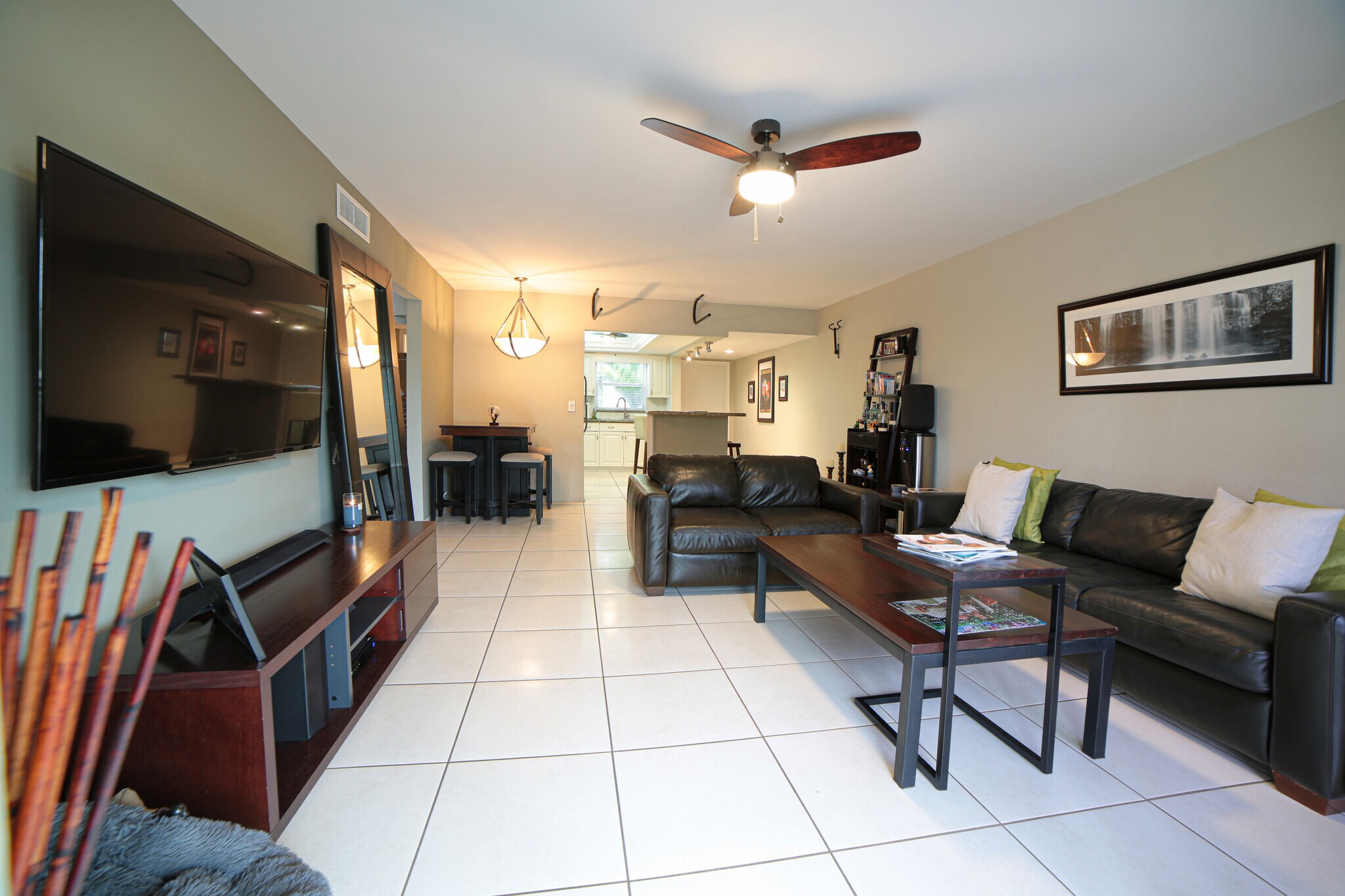 Building Photo - 1212 SE 2nd Ct