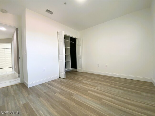 Building Photo - 6645 Huntington Lakes Cir