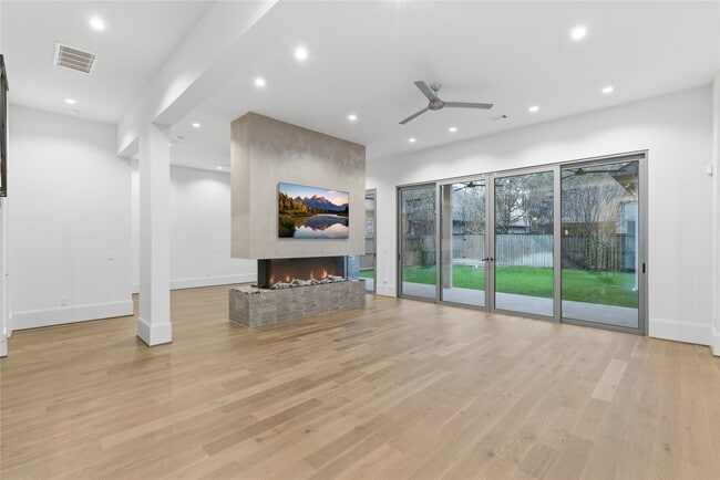 Building Photo - 6273 Piping Rock Ln