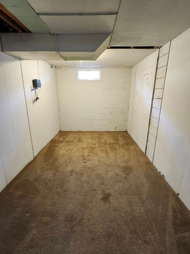 Building Photo - Location, Location - 2 blocks from Columbi...