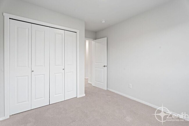 Building Photo - 13748 NE 66th Wy