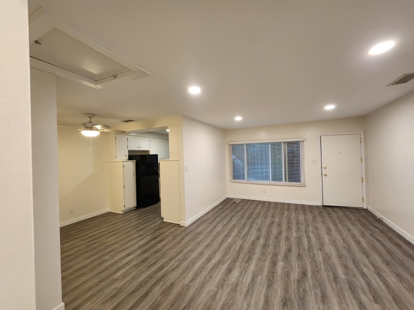 Building Photo - 701 S Osage Ave