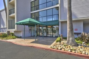 Entrance to 2901 - 2901 Peninsula Rd