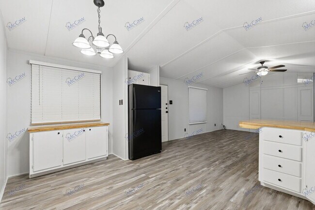 Building Photo - 6516 Blue Water Ct