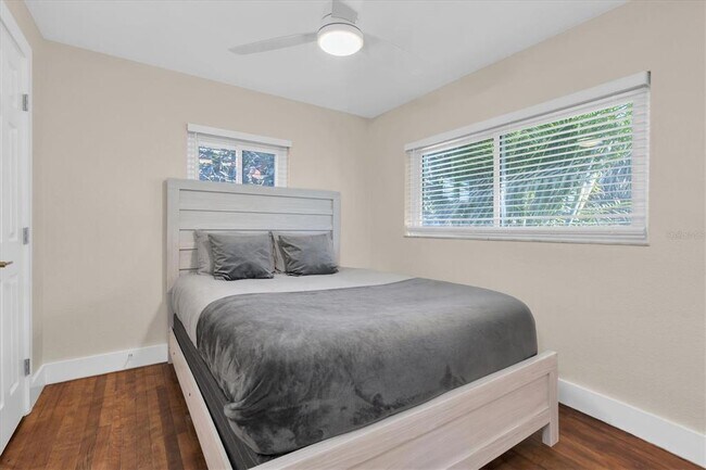 Building Photo - 518 77th Ave