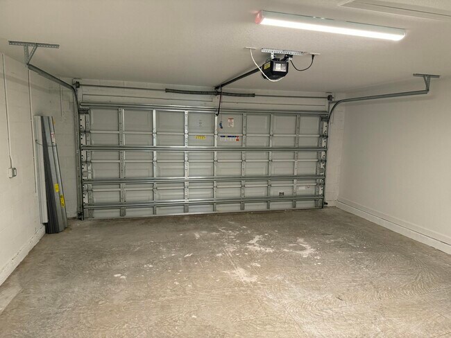 Building Photo - 10501 NW Suncrest Lp