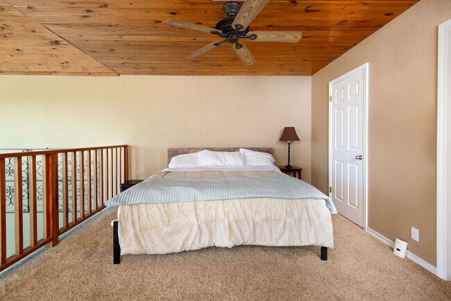 Building Photo - 461 Naked Indian Trail