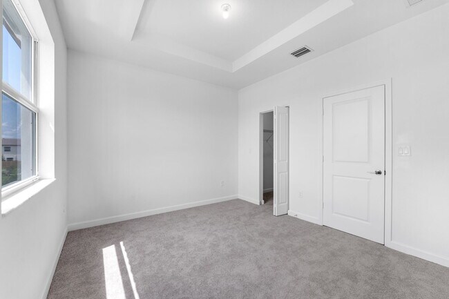 Building Photo - 2803 SE 26th Ave