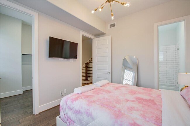 Building Photo - 2020 McGowen St