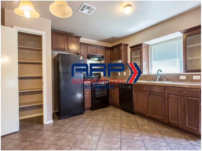 Building Photo - Beautiful Eastside Home