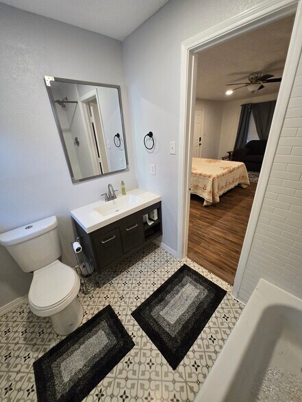 Building Photo - 4200 Rusk St